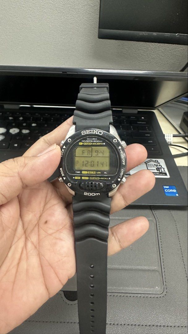 Seiko Vintage Scuba Driver’s (Category: Men's Watches) located in Manila. Submitted by marcosduen60415 (Listing ID 1459708040, Image 3). Description: Selling this Seiko Scuba Diver’s M705-5A10 digital quartz watch from the early 1990s Direct message us now ‼️.