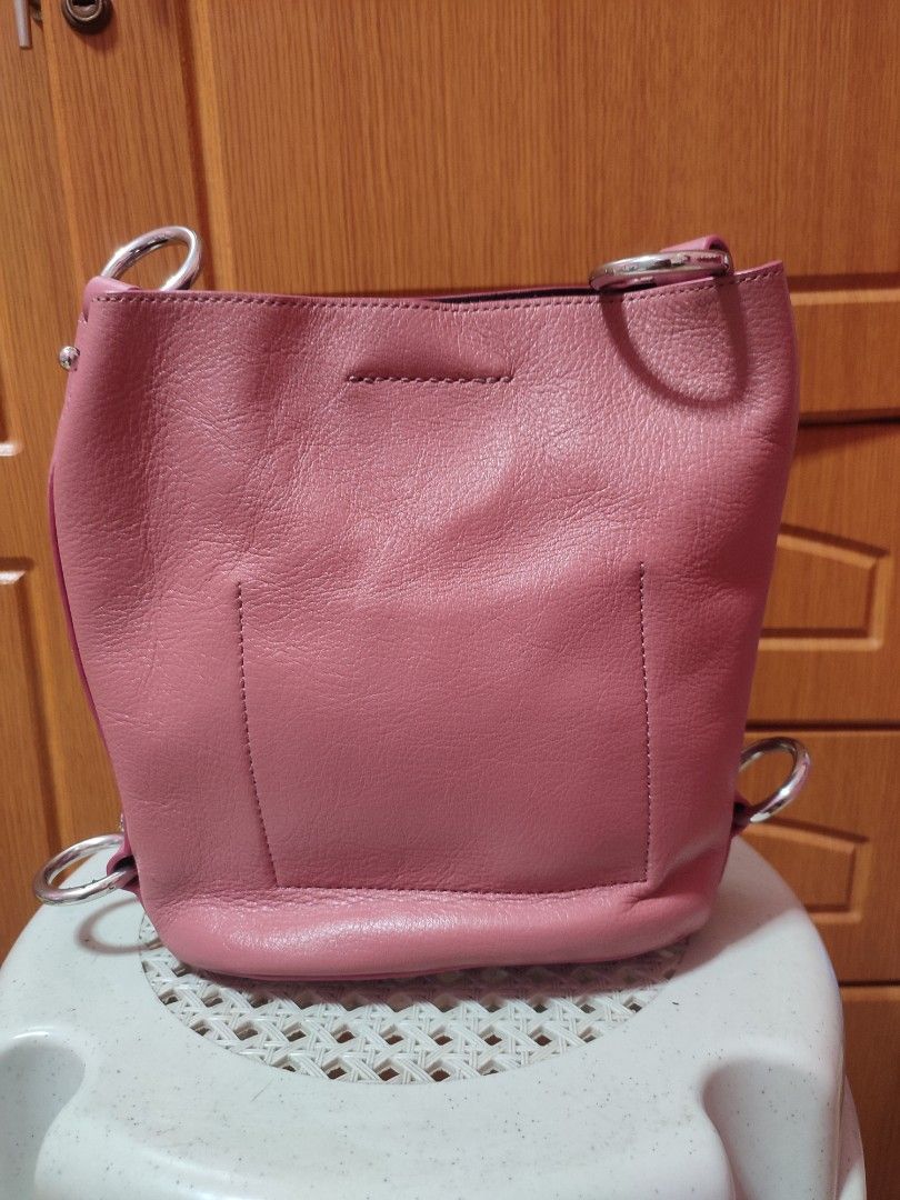 Rare Rebecca Minkoff Bag (Category: Shoulder Bags) located in Cavite. Submitted by momandbabypreloved24 (Listing ID 1459816086, Image 2). Description: Rare Rebecca Minkoff Bag in Old Rose color 😍 has flaws as seen on last two pics: expired leather on the inside due to storage 😓 but like new condition yung outer part ng bag..