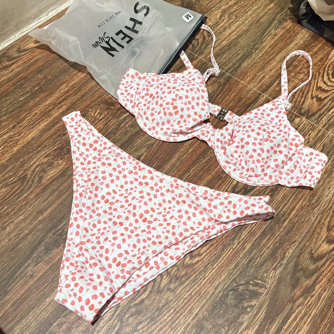 SHEIN White Floral Print Bikini Set Size M (Category: Bikinis & Swimsuits) located in Las Pinas. Submitted by yvonnedb (Listing ID 1459874692, Image 2). Description: Underwire.