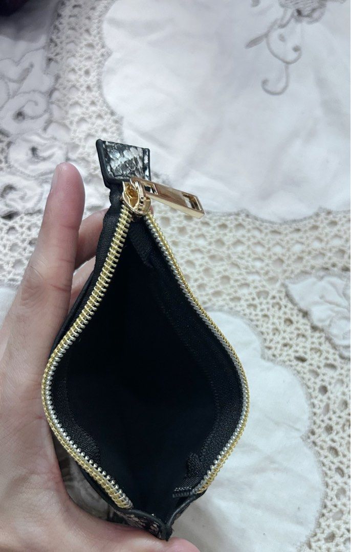 Small Purse (Category: Wallets & Card holders) located in Makati City. Submitted by cestparfaitvintagejewelries (Listing ID 1459865061, Image 2). Description: .