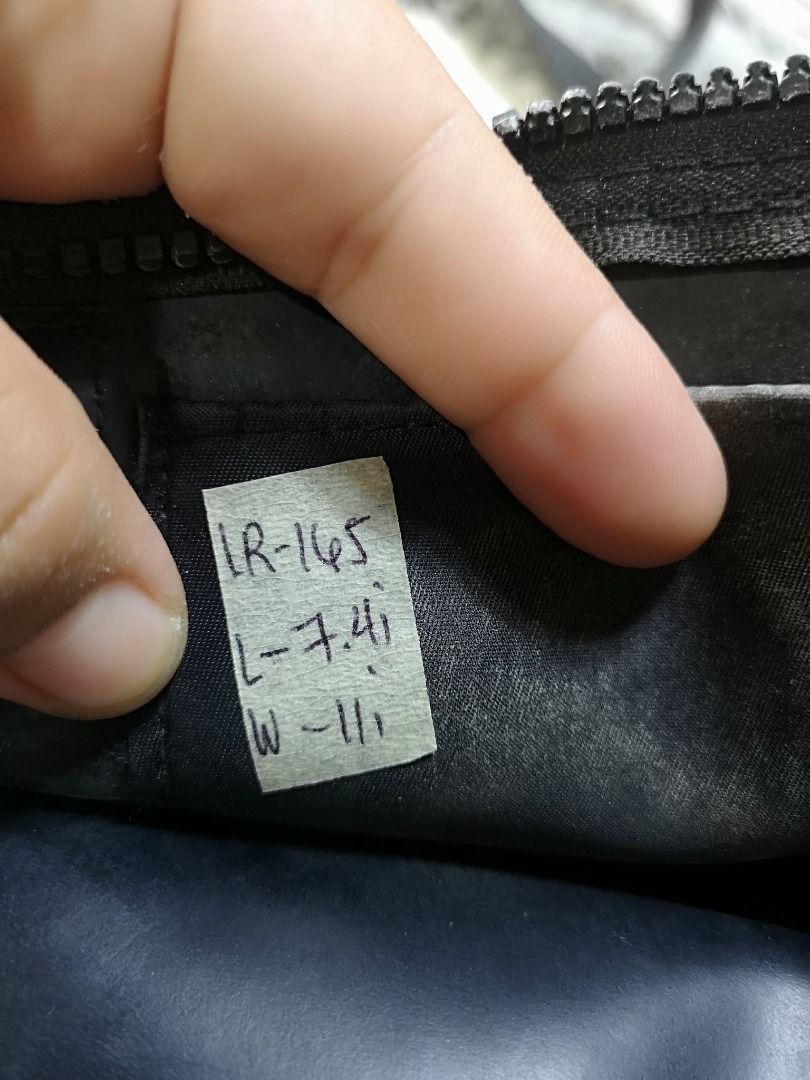 Snap Button Flap Closure Black Mini Crossbody Bag (Category: Cross-body Bags) located in Santa Cruz. Submitted by jmy_surplus.2 (Listing ID 1459722129, Image 3). Description: Size ; L - 7.4 W - 11 Color ; Black Type ; Crossbody Bag Brand ; No brand Material ; Nylon Style ; Black Zipper Closure Crossbody bag LR 165 JMY 4 Batch #220 AVAILABLE.