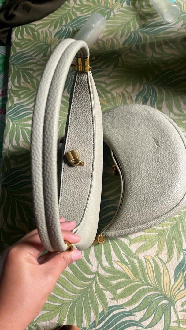 Songmont Luna bag bundle (Category: Shoulder Bags) located in Baloi. Submitted by yusra3024 (Listing ID 1459762005, Image 2). Description: .
