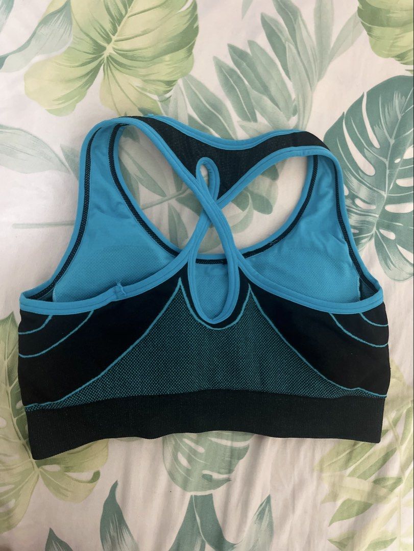 Sports Bra-Padded (removable) (Category: Activewear) located in Manila. Submitted by dayclutter (Listing ID 1459850794, Image 2). Description: Bust: 12” stretch to 15” (flatlay measure) .