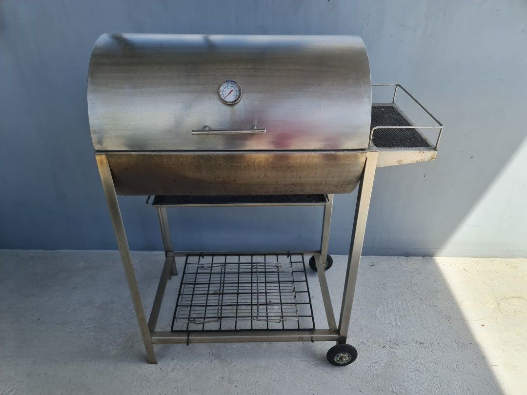 Stainless Steel Griller / IHAWAN (preloved) (Category: BBQ, Grills & Hotpots) located in Quezon City. Submitted by jt.pangan (Listing ID 1459696378, Image 1). Description: fs: stainless steel griller heavy duty / mabigat po makapal po ito na stainless length: 61cm / 24in / 2ft width: 41cm / 16in height: 77cm / 30in (floor to griller) 98cm / 38in (floor to closed lid) preloved rarely used need cleaning rfs: d n nggmit tamad n mag-ihaw loc: bagong 