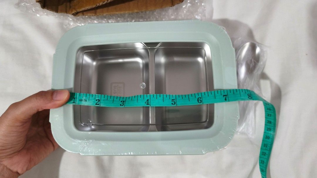 stainless steel lunch box with divider (Category: Food Organization & Storage) located in Pasig City. Submitted by nicspicksss (Listing ID 1459773368, Image 2). Description: ✓ brand new ✓ leak-proof ✓ comes with foldable stainless steel spoon and fork ✓P658 in orange app ✓ selling for P500 ✓ pastel green color ✓ very nice and has thick high quality material (we have the 350ml) ✓ rfs: accidentally chose the wrong size. i need the smaller one (530m