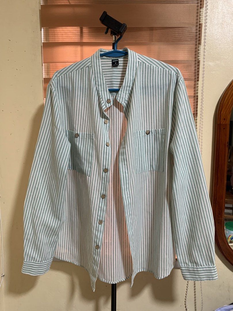 Stripe Green Long sleeve Formal (Category: Formal Shirts) located in Santa Rosa. Submitted by ronelgabriel (Listing ID 1459803155, Image 1). Description: Length 29.5 Width 23 Shoulder 25.5.