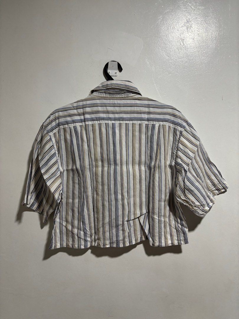Stripes Crop Polo Shirt (Category: Blouses) located in Cavite. Submitted by aceepreeloved (Listing ID 1459767077, Image 2). Description: Selling this pre-loved blouse of mine. Here are the details: Size: L on tag Pit to pit (Width): 20.5 in Waist: 20 in Length: 18.5 in Arm seam: 7 in Shoulder: 18.5 in (Note: Please know and check your measurements. I cannot, most of the time, provide “when worn” because of my job. Please bear with me.) Name: Stri