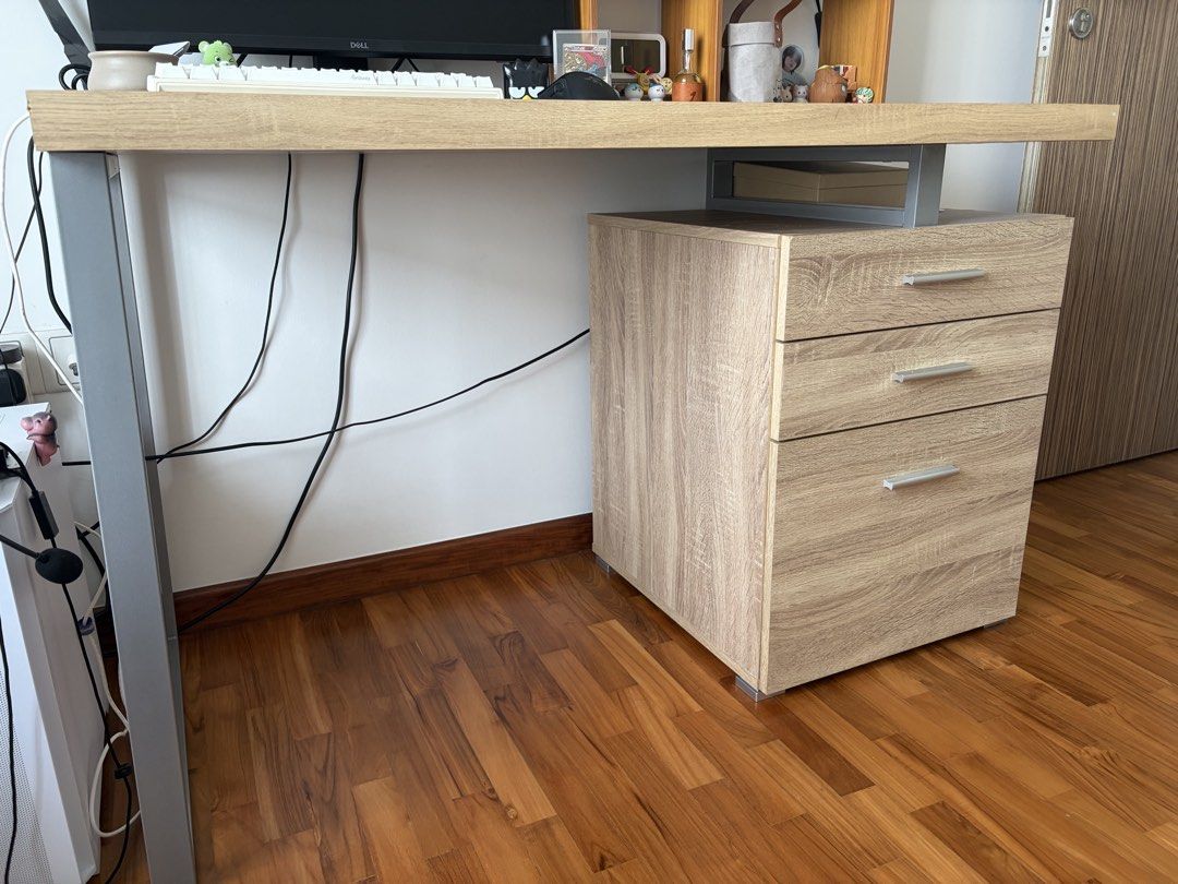 Study table (Category: Other Home Furniture) located in Singapore. Submitted by sujotothia (Listing ID 1459722939, Image 2). Description: .