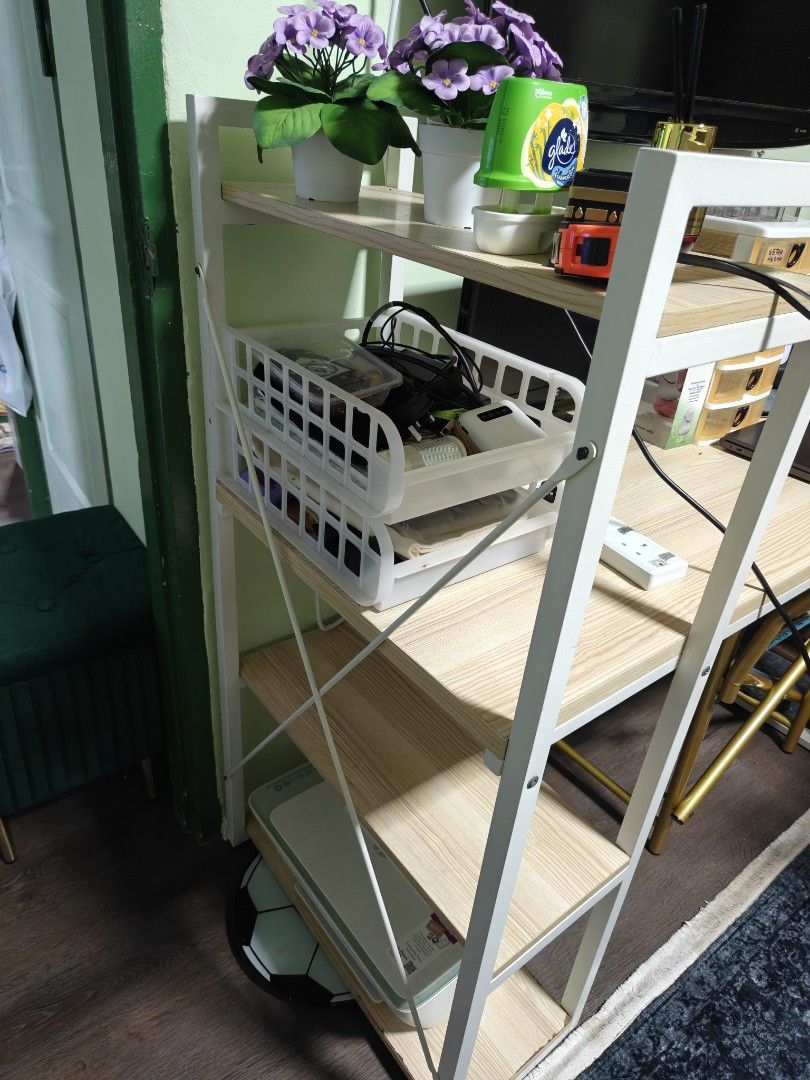 Study Table (Category: Tables & Sets) located in Singapore. Submitted by Mohammad_Noh (Listing ID 1459787616, Image 2). Description: study table 120x54x75cm.