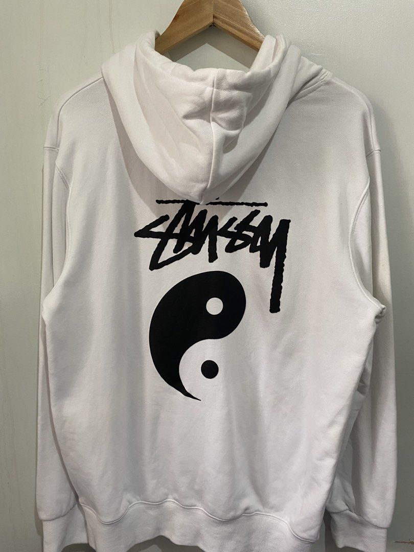 STUSSY YIN YANG (Category: Coats, Jackets and Outerwear) located in Rizal. Submitted by thrift.cartel (Listing ID 1459715631, Image 2). Description: NEED WASH ONLY.