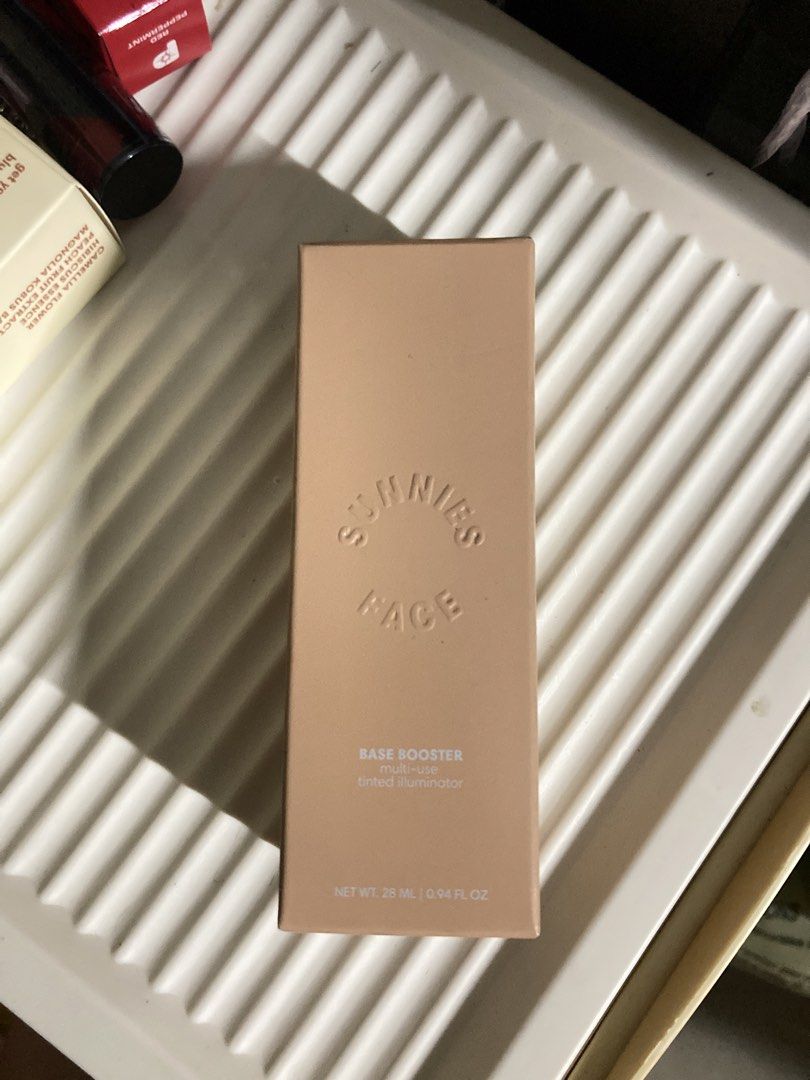 Sunnies Face Base Booster 02 Illuminizer (Category: Makeup) located in Quezon City. Submitted by von.jeonkookie (Listing ID 1459800631, Image 2). Description: shade 02.