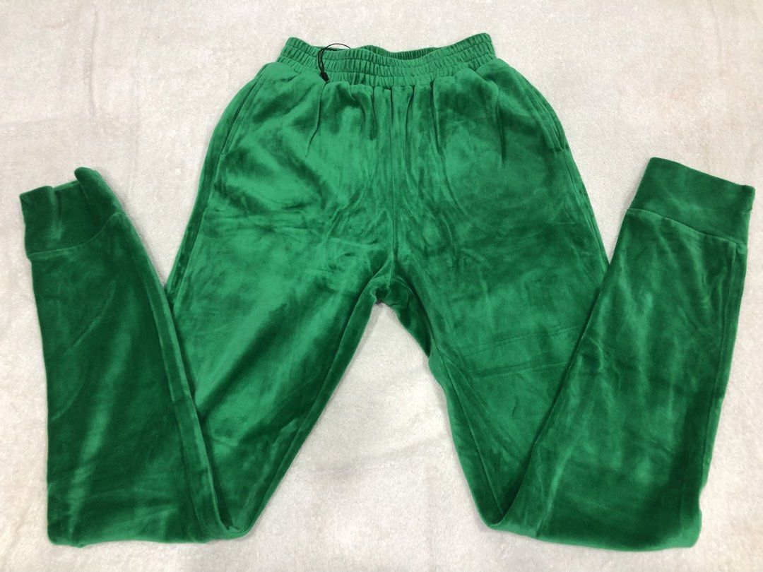 Superdown Green Velour Track Pants XS (Category: Other Bottoms) located in Manila. Submitted by janmichael26601 (Listing ID 1459795173, Image 1). Description: - Brand: Superdown - Color: Green - Material: Velour - Style: Track Pants - Features: Elastic waistband with drawstring, cuffed ankles - Comfort: Super soft and comfy - Occasion: Lounging or casual wear - Size: XS.