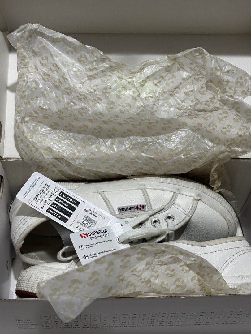 Superga — White Leather 2750 Trainers (Category: Sneakers) located in Quezon City. Submitted by _panceke (Listing ID 1459827008, Image 1). Description: > authentic > comes with tag and box ! > EU 37 / wmns 7 > SRP: ₱4,650 The classic 2750 takes an edgier update in soft, white leather, making them the perfect smart-casual choice for the colder season. With a comfortable cotton lining The timeless shoe is a lightweight Simple shape with a vulcanise