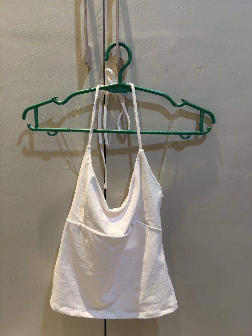 Supre Sleek Dylan Top (Category: Sleeveless) located in Las Pinas. Submitted by morenascloset (Listing ID 1459850925, Image 2). Description: Fits Small to medium Tela is polyamide (but better quality) It's from Australia Rfs: it's too big on me :( .