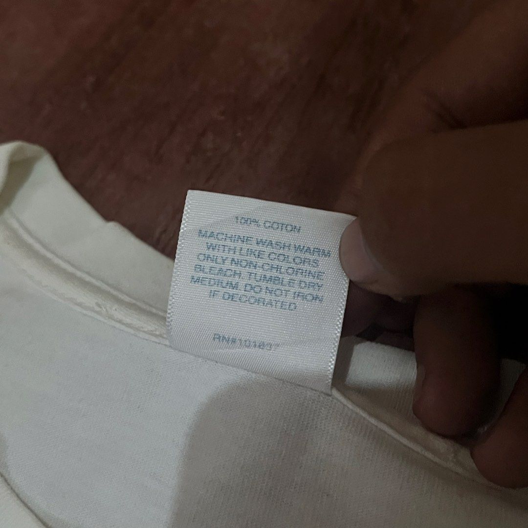 Supreme (Category: Tshirts & Polo Shirts ) located in Pontevedra. Submitted by estudyanthriftttt (Listing ID 1459795978, Image 3). Description: Large on tag Excellent condition no issue .