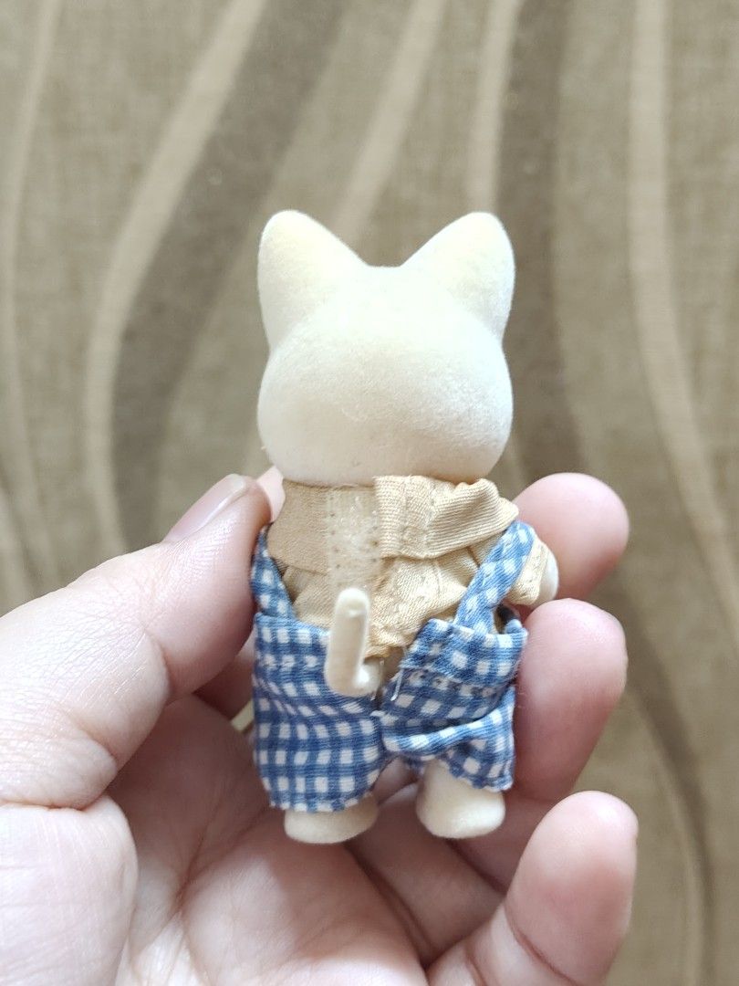 Sylvanian Families Silk Cat (Category: Figurines & Statues) located in Santa Rosa. Submitted by mmps249.1 (Listing ID 1459734762, Image 2). Description: Crossposted Mine now, pay now shipping courier: JRS only Gcash payment upon order No reservations.