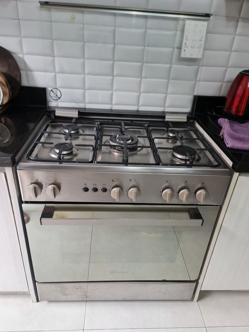 Tecnogas 80cm gas range/ oven (Category: Other Kitchen Appliances) located in Quezon City. Submitted by jt.pangan (Listing ID 1459694267, Image 2). Description: Fs: PRELOVED so manage expectation Rarely used with sign of usage (Nsa clean kitchen lng cya, we have dirty kitchen) NO ISSUE!!! WORKING!!! minor scratches lng since its preloved what you see what you get Price and specs posted Offer nlng ng twad sa mga SURE/LEGIT BUYER Pass s mga LP LP p