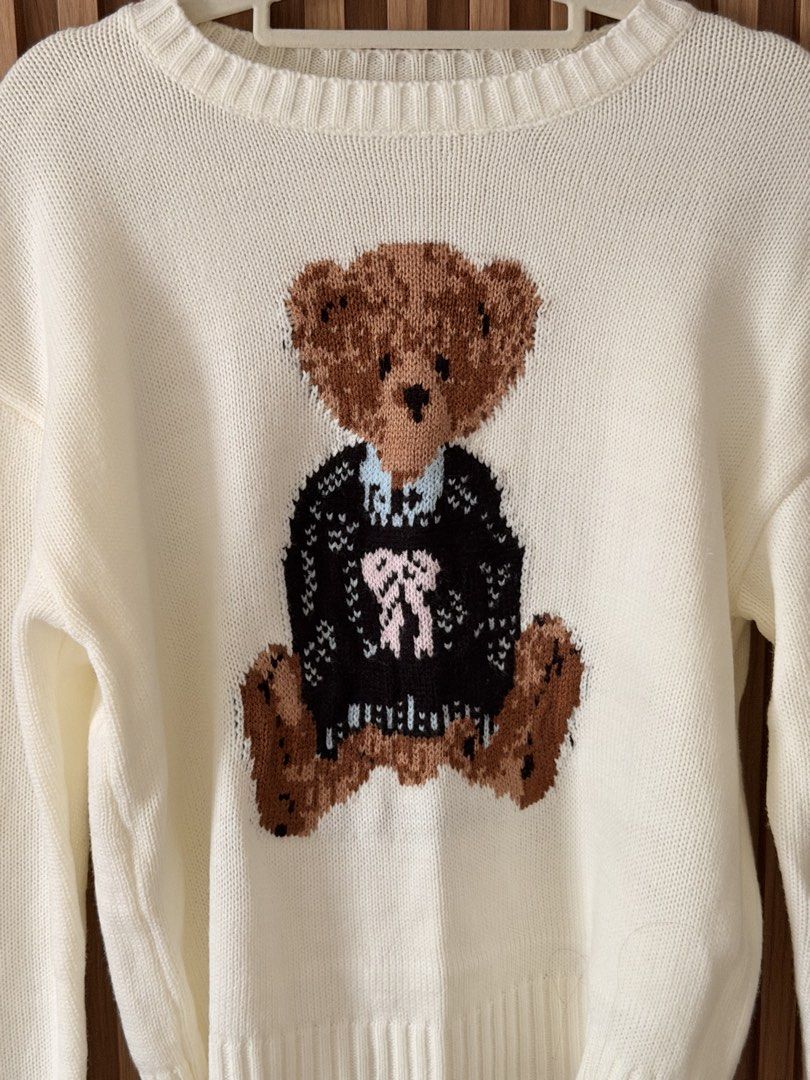 teddy bear sweater 🧸 (Category: Coats, Jackets and Outerwear) located in Angeles City. Submitted by alexandramhaey (Listing ID 1459769425, Image 2). Description: unbranded. very cute for sweater weather 🧸 size small .