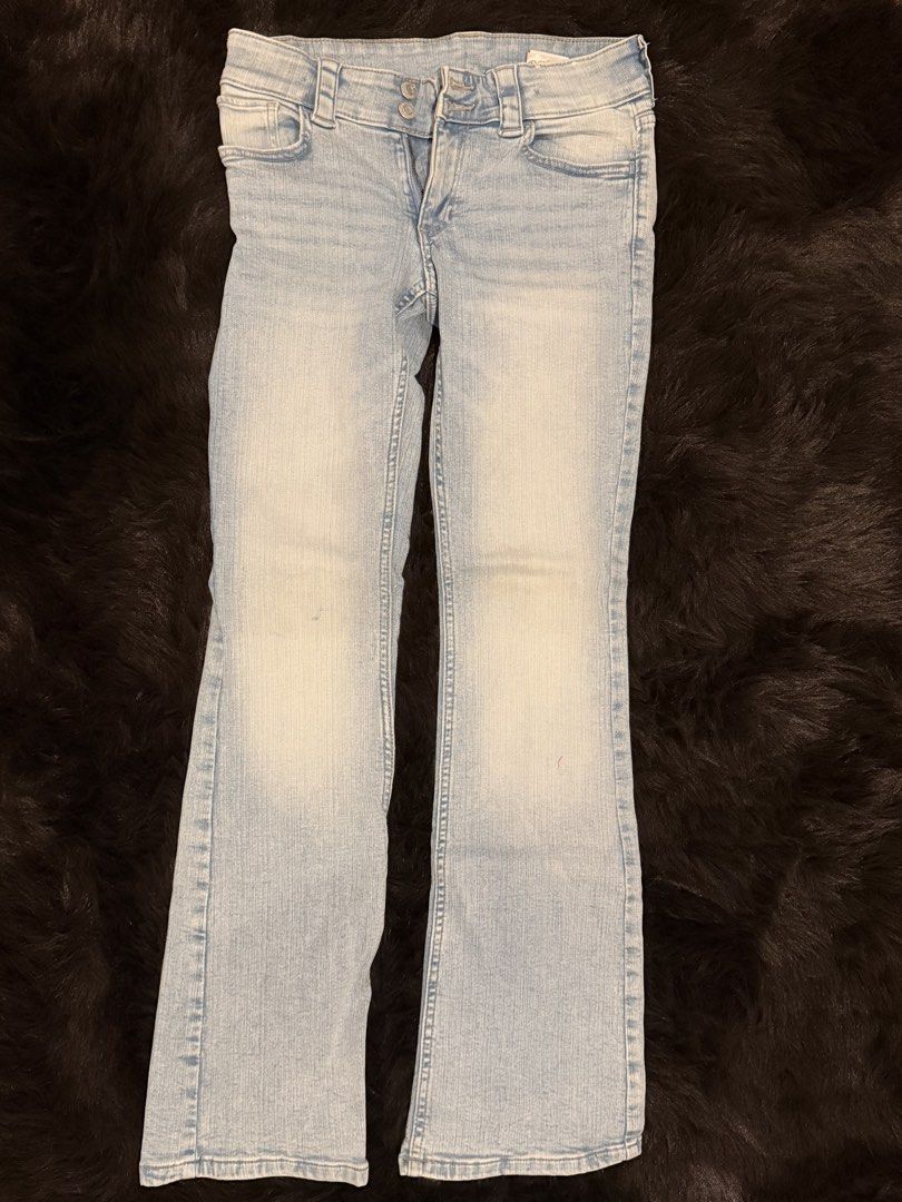 TEENS WOMENS LIGHT DENIM LOW WAISTED BOOTCUT JEANS (Category: Jeans) located in Makati City. Submitted by outof_______thisworld (Listing ID 1459876844, Image 1). Description: shop for a cause campaign w 13.5 | r 7.5 |l 37.5 condition: perfect, no flaws please keep in mind that all funds raised from this campaign will be donated, so no haggling would be much appreciated. feel free to ask more about the campaign. (transparency provided.).