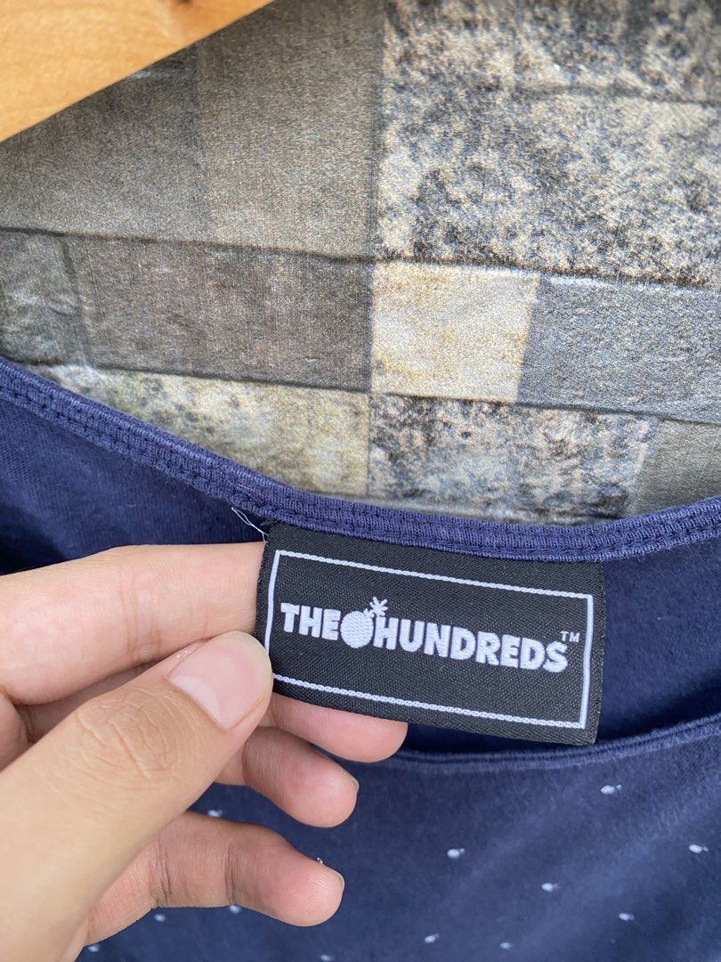 The Hundreds Tanktop (Category: Tshirts & Polo Shirts ) located in Santa Rosa. Submitted by thriftandwrap.2020 (Listing ID 1459817933, Image 3). Description: •𝑺𝒊𝒛𝒆:Medium-Large •𝑪𝒐𝒏𝒅𝒊𝒕𝒊𝒐𝒏:Excellent •𝑪𝒐𝒍𝒐𝒓 𝒓𝒂𝒕𝒆:9/10 𝗠𝗶𝗻𝗲 350.