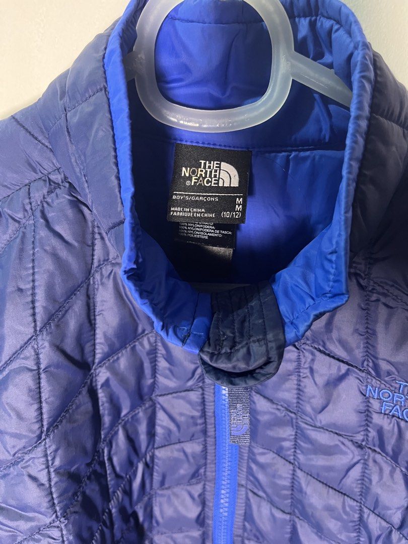 The North Face Thermoball jacket (Category: Coats, Jackets and Outerwear) located in Manila. Submitted by lulu.coco (Listing ID 1459802596, Image 2). Description: • No flaws • For boys but can fit petite women • Last price posted, low ballers will not be entertained • For shipping only. Add 50 for m.m, 120 outside m.m • Gcash or BDO.