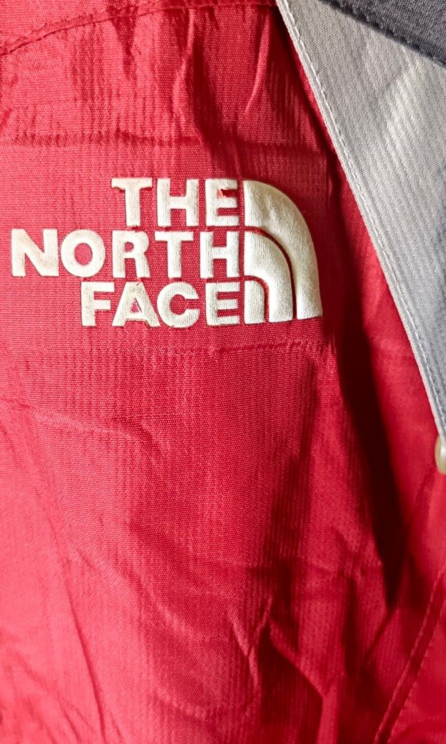THE NORTHE FACE SUMMIT SERIES/OUTDOOR JACKET (Category: Coats, Jackets and Outerwear) located in Angeles City. Submitted by al.quilala03 (Listing ID 1459804842, Image 2). Description: Length-27 inch Width-25 Sleeve length-23 Large in size in good condi see pic before buying😊.