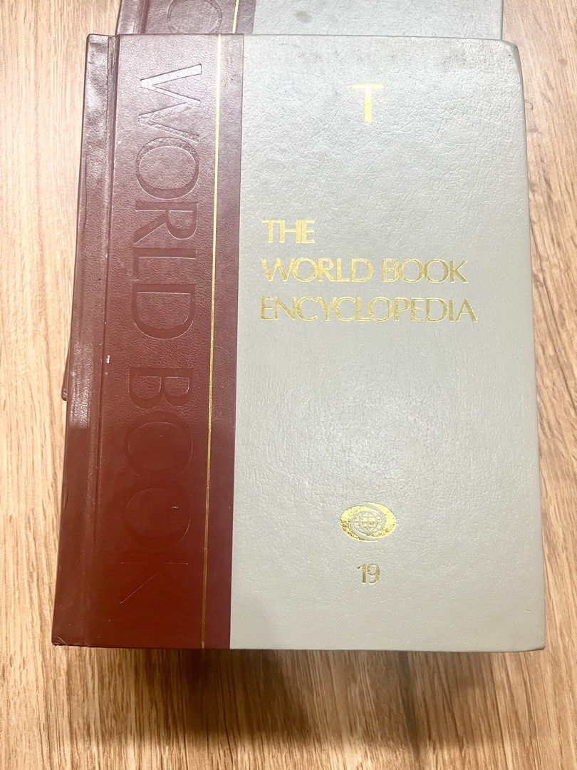 The World Book Encyclopedia Set - Complete Volumes (Category: Textbooks) located in Mandaluyong City. Submitted by ekatipunan.oxychem (Listing ID 1459734355, Image 2). Description: - Complete set of The World Book Encyclopedia (Volumes A-Z) - Includes Research Guide/Index - Perfect for students and research - Great for expanding knowledge.