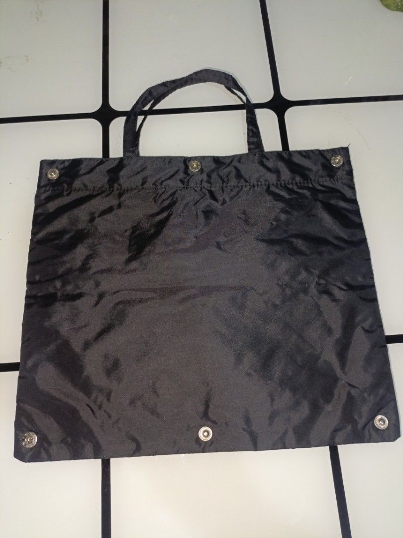 Thermal Bag (Category: Purses & Pouches) located in San Pedro. Submitted by elevens_online_thrift_shop (Listing ID 1459796713, Image 2). Description: foldable thermal nylon.