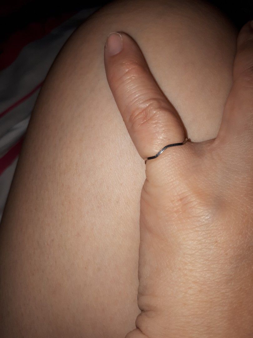 Thin wavy ring non tarnish size 7 (Category: Rings) located in Quezon City. Submitted by secretluxuryshop (Listing ID 1459713038, Image 1). Description: .