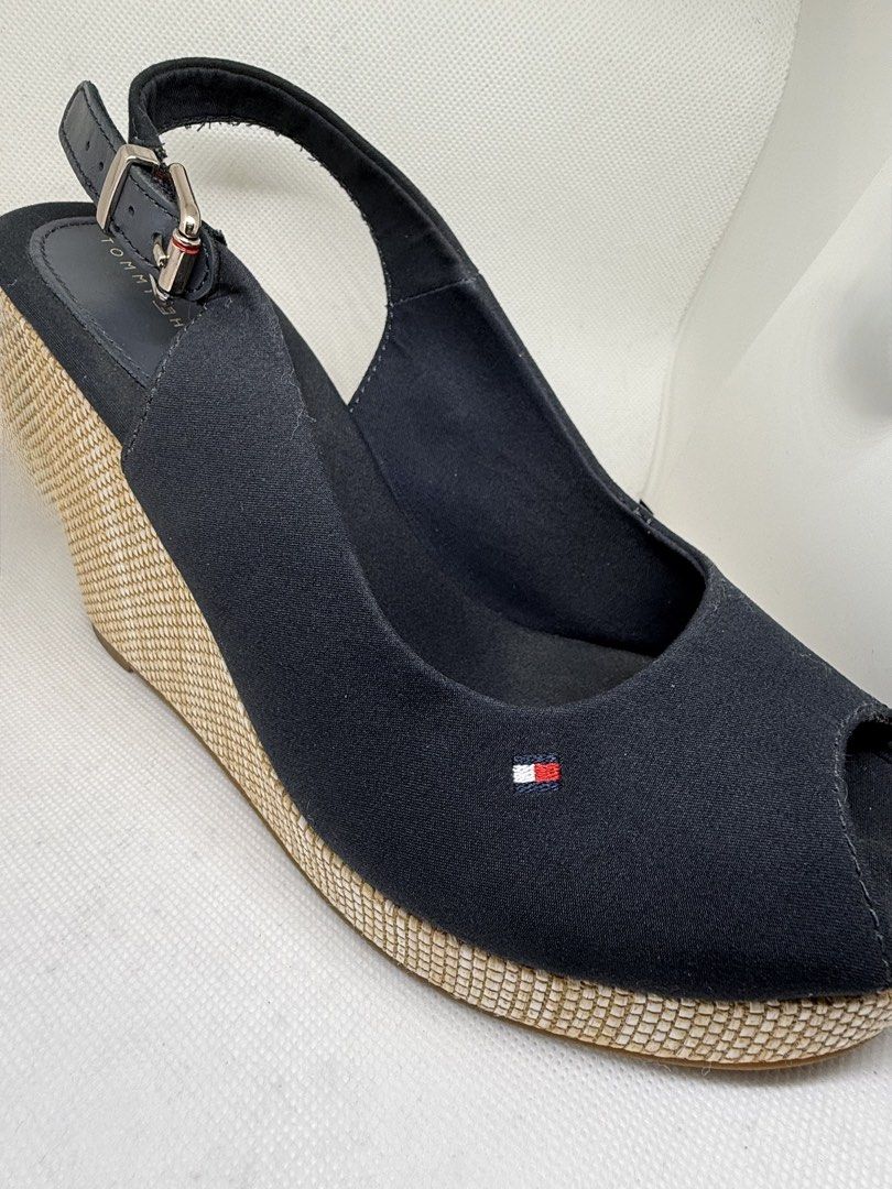 Tommy Hilfiger Wedge Sandals (Category: Wedges) located in Manila. Submitted by wildriver_291bde (Listing ID 1459889503, Image 1). Description: 👡 TOMMY HILFIGER WEDGE SANDALS Original price: £85 💰 Selling for ₱5,500 only • Used once • Size: EU 38 | UK 5 | US 7.5 • Excellent condition.