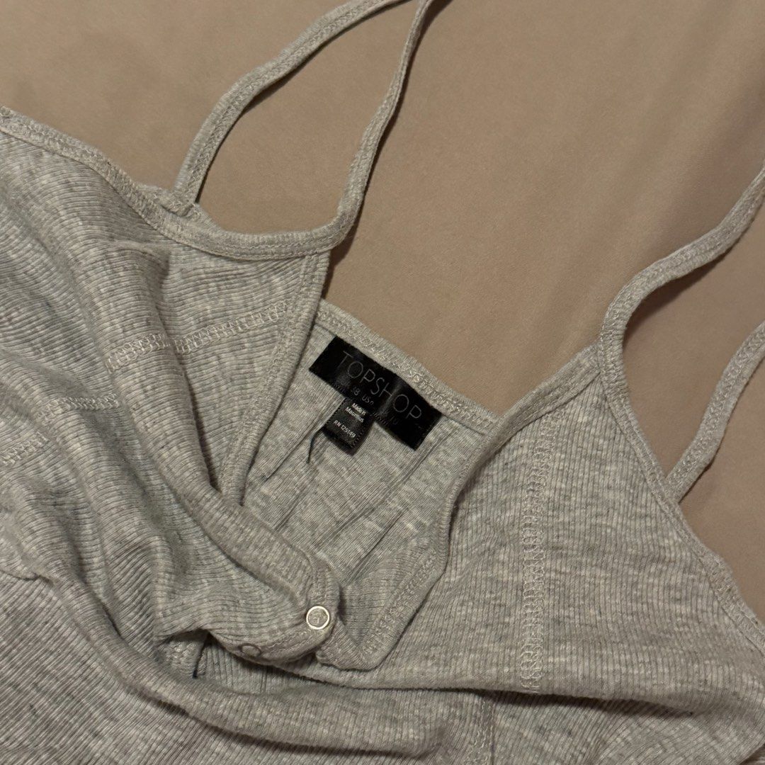 Topshop Grey Ribbed Button Front Camisole Tank Top (Category: Sleeveless) located in Manila. Submitted by gabskkasells (Listing ID 1459851372, Image 2). Description: Cute but no longer using this! RFS: Decluttering.