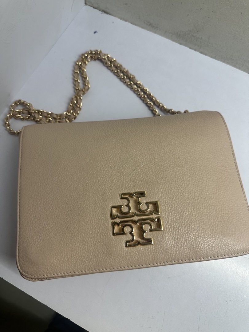 TORY BURCH BRITTEN LARGE PINK (Category: Shoulder Bags) located in Quezon City. Submitted by alioa (Listing ID 1459793020, Image 3). Description: .