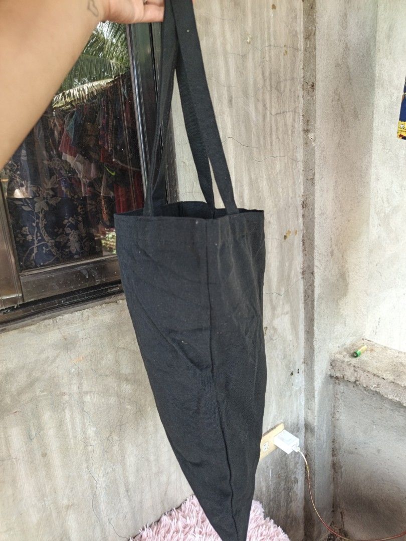 Tote (Category: Tote Bags) located in Manila. Submitted by ukay-ukaybylyn (Listing ID 1459709143, Image 3). Description: good condition💯.