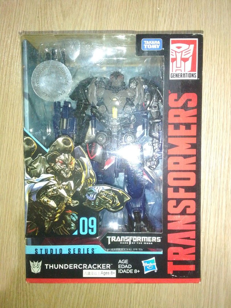 Transformers Studio Series 09 DOTM Thundercracker (RARE) (Category: Figurines & Statues) located in Manila. Submitted by zenfish.8a8bb6 (Listing ID 1459830182, Image 1). Description: Selling Transformers Studio Series 09 Voyager Class Thundercracker Description - original made from Hasbro - rare, bought from ToysRUs exclusive sticker - Transforms into a fighter jet - Includes original packaging. - accessories: 2 missiles, with unique mold head sc