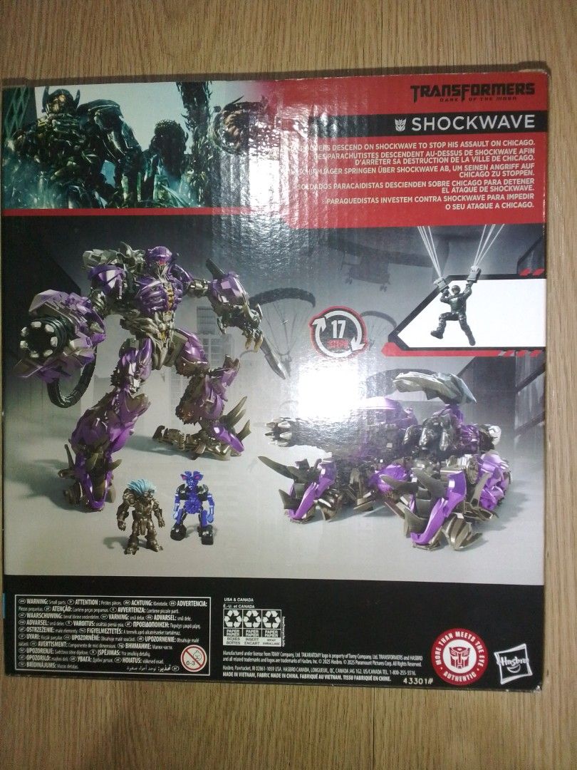 Transformers Studio Series 56 Leader Class DOTM Shockwave with upgrade kit (Category: Action & Battle Toys) located in Manila. Submitted by zenfish.8a8bb6 (Listing ID 1459836469, Image 2). Description: Selling Transformers Studio Series 56 Leader Class Shockwave Description - original made from Hasbro - Transforms into a cybertronian tank - Includes original packaging. - accessories: hose, rubber blade, with mini figurine: paratrooper, Brains, Wh