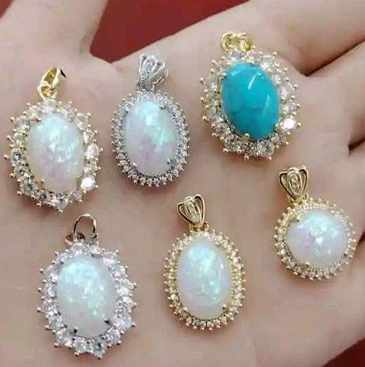 Turquoise Pendant (Category: Necklaces) located in Pasig City. Submitted by racmantomara31 (Listing ID 1459706014, Image 1). Description: .