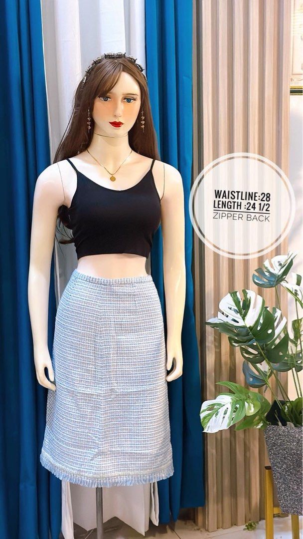Tweed skirt (Category: Skirts) located in Pozorrubio. Submitted by ehyaw (Listing ID 1459884060, Image 2). Description: .