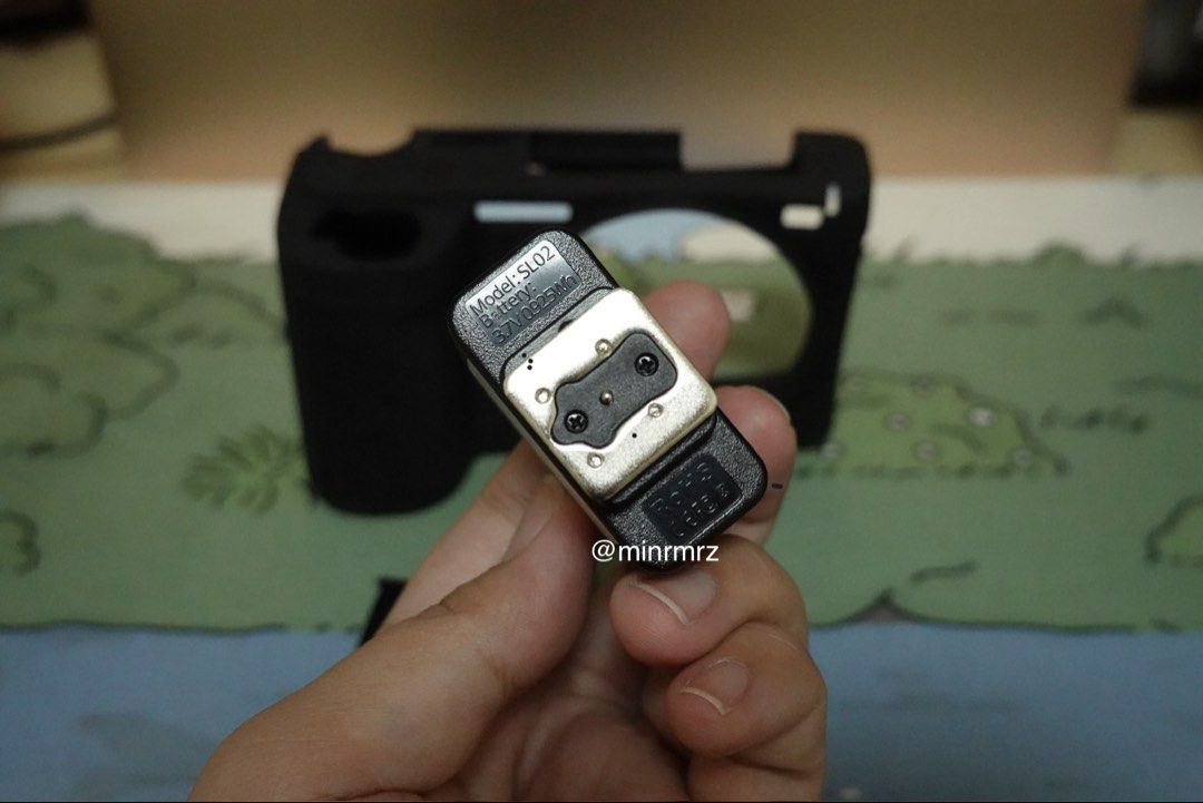 Ulanzi Mini Camera Flash SL02 (Category: Flashes) located in Manila. Submitted by minrmrz (Listing ID 1459839796, Image 2). Description: Good as new, lightly/barely used. RFS: I changed my unit to a cam with built-in flash..
