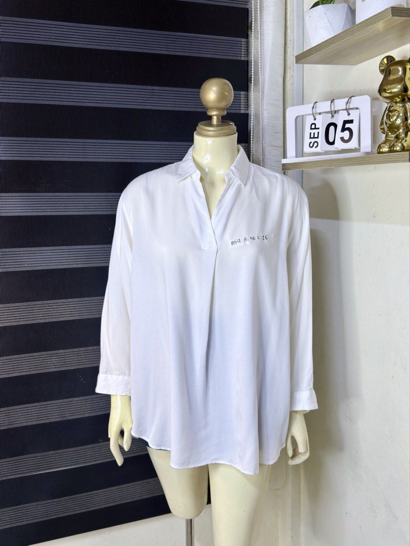 UNIQLO 3/4 VNECK (A59) (Category: Longsleeves) located in Bulacan. Submitted by nicolaiscloset (Listing ID 1459784992, Image 1). Description: .