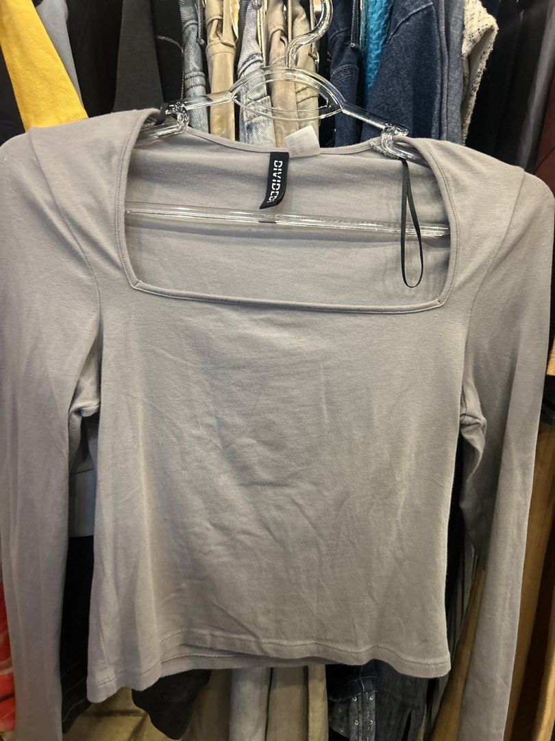 Uniqlo & H&M preloved (Category: Others Tops) located in Cagayan de Oro. Submitted by https.figurefindscdo (Listing ID 1459823947, Image 2). Description: 200 each only!.