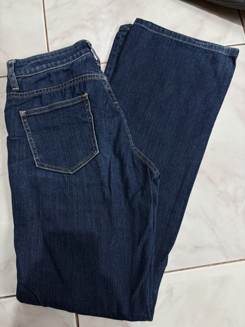 UNIQLO bootcut pants (Category: Jeans) located in Dagupan City. Submitted by starfits_ph (Listing ID 1459769823, Image 1). Description: UNIQLO bootcut pants midrise fixed price ‼️ size: 27 inches rise: 9 and a half inches length: 39 inches ✅ video call.