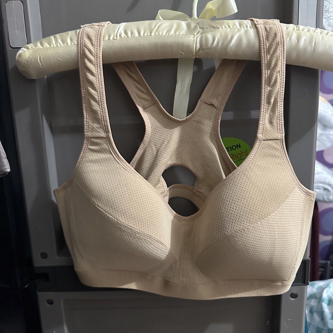 Uniqlo Brown Bra non wired (Category: Undergarments & Loungewear) located in Kawit. Submitted by wevibevintage (Listing ID 1459847014, Image 1). Description: .