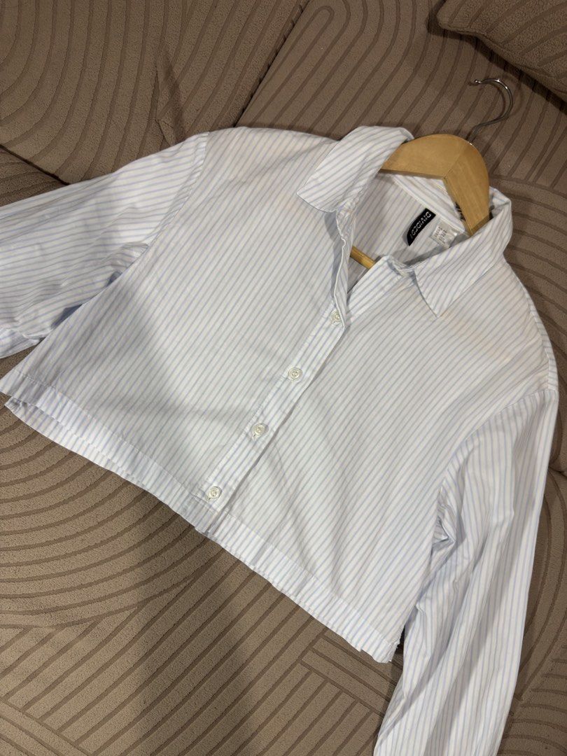 Uniqlo crop longsleeves (Category: Longsleeves) located in Manila. Submitted by shentrendsph (Listing ID 1459853975, Image 2). Description: XXS on tag Fits small to medium.