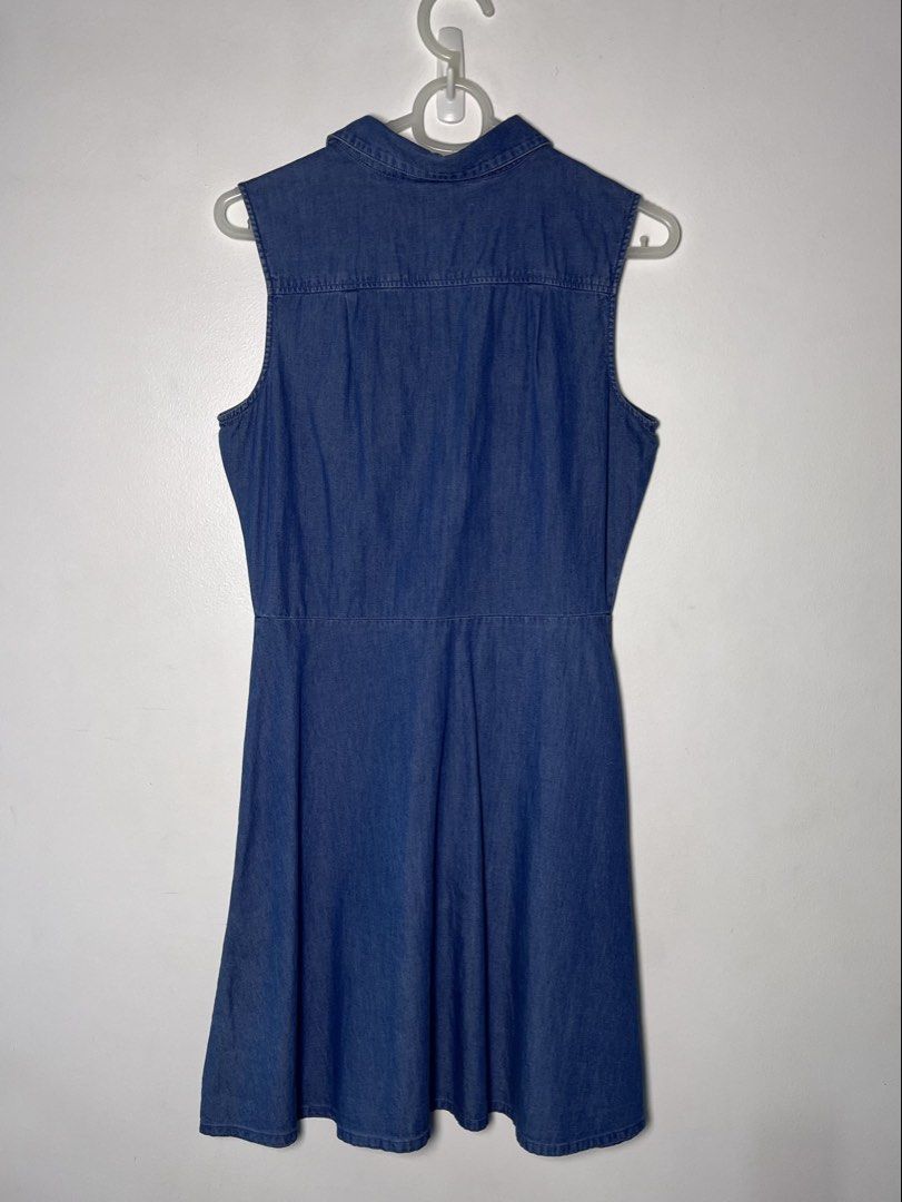Uniqlo denim dress (Category: Dresses) located in Manila. Submitted by lulu.coco (Listing ID 1459796106, Image 2). Description: • Barely used • Last price posted, low ballers will not be entertained • For shipping only. Add 50 for m.m, 120 outside m.m • Gcash or BDO.