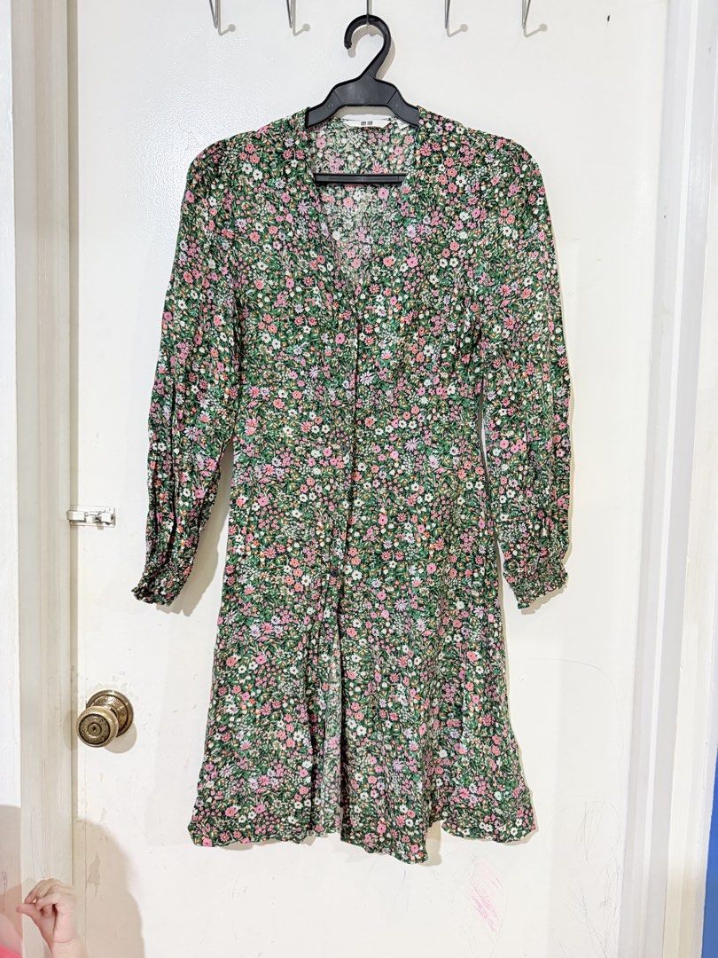 Uniqlo Dress SMALL (Category: Dresses) located in Batangas. Submitted by essir (Listing ID 1459779055, Image 1). Description: used once lang small to med.