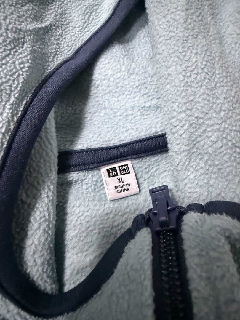 Uniqlo light fleece full zip jacket (Category: Coats, Jackets and Outerwear) located in Cavite. Submitted by timsiojo (Listing ID 1459695850, Image 2). Description: Dimension L24W21 Excellent condition Cavite loc.