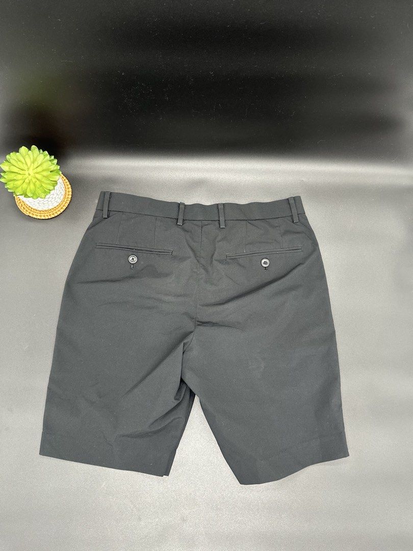 Uniqlo Miracle Air Shorts (Category: Shorts) located in Baguio. Submitted by .daryl (Listing ID 1459816737, Image 2). Description: 30-31 waist 18 length .