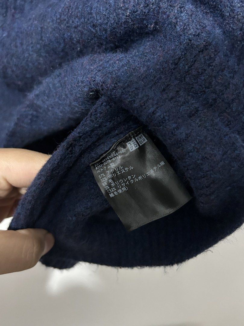 uniqlo mock neck knit bundle (Category: Longsleeves) located in Cavite. Submitted by be0mgyup0gi (Listing ID 1459855595, Image 3). Description: best fit xl payment first only. shipping fee care of buyer..