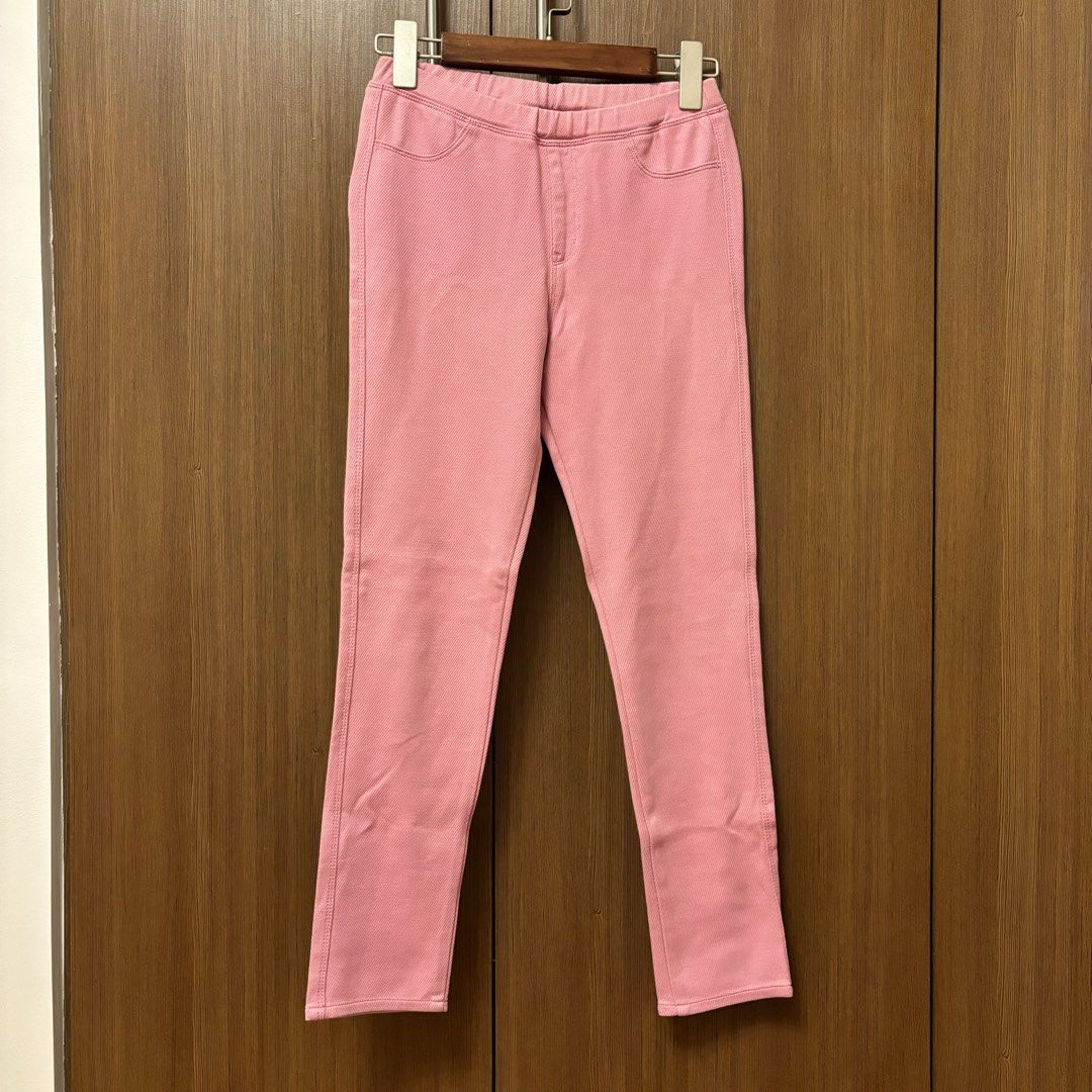 UNIQLO pink simple minimalistic stretchy pants (Category: Other Bottoms) located in Quezon City. Submitted by fairycatss (Listing ID 1459837019, Image 1). Description: 📌PLEASE READ 🩰Kids size L but fits 26 waist 🩰Do not hesitate to ask questions 🩰Check my page for free items if purchase is over a certain amount :) 🩰Please do manage your expectations as these are preloved 🩰No cancellation/ refunds/ returns 💵Payment method: Gcash 🚚Delivery(