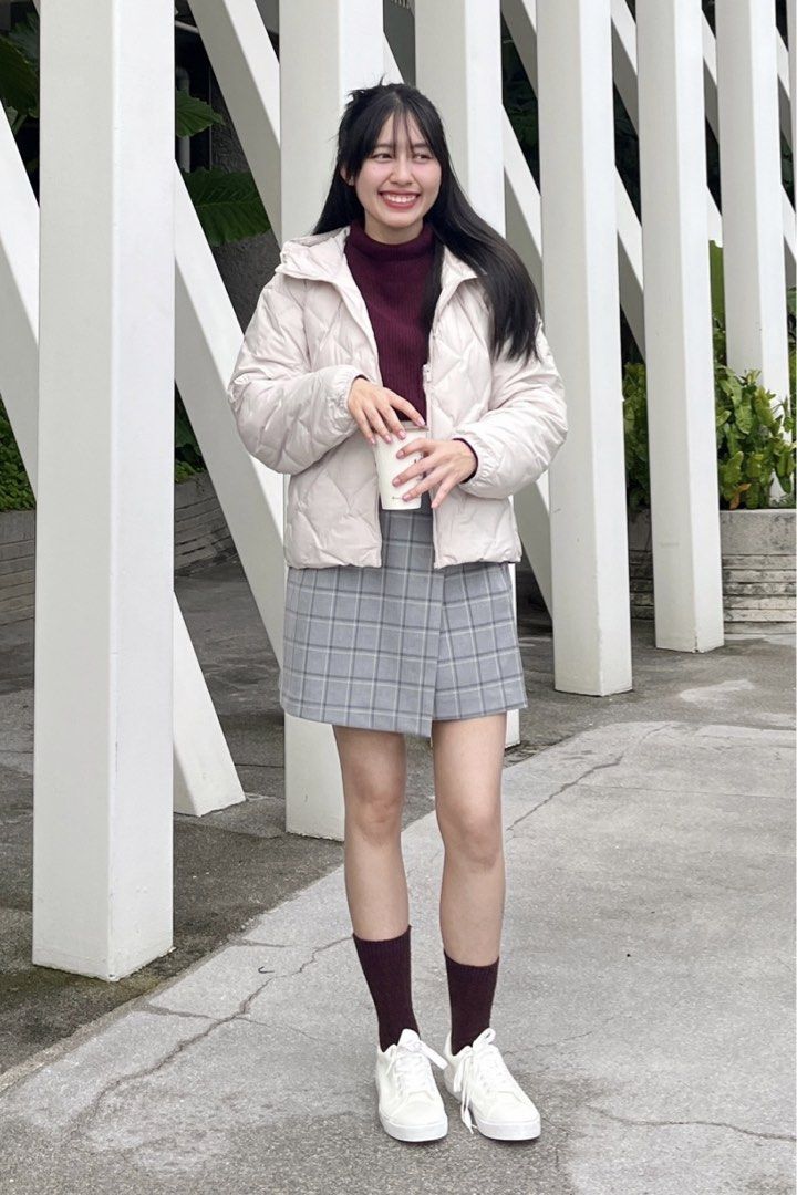 Uniqlo Small Wrap Skort Palda short (Category: Skirts) located in Baguio. Submitted by chebaguio06 (Listing ID 1459792223, Image 1). Description: Ang nice neto pati tela see pics for details .